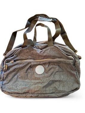 KIPLING navy blue duffle in great condition. 3 zipper compartments.